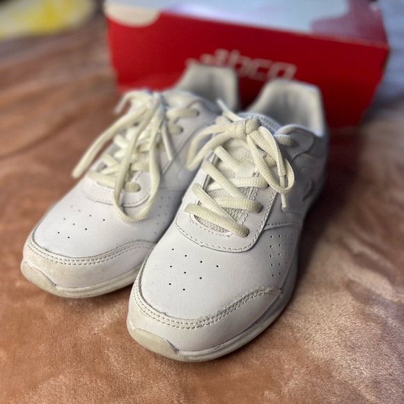 BCG YOUTH CHEER WHITE TUMBLERS - Picture 3 of 7